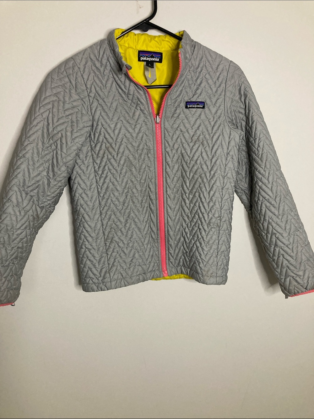 Patagonia Kids Light Gray Quilted Puffer Jacket with Yellow Lining Pink Trim L